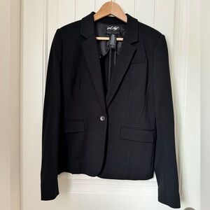 Lord & Taylor Black Stretch Single Button Blazer with flapped slot pockets. 10